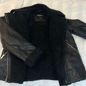 Very cute & cozy jacket, too small for me so I’m looking to rehome it!